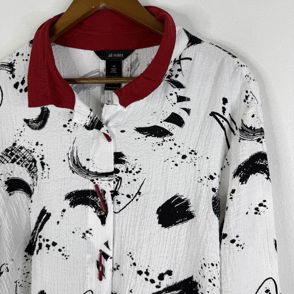 Ali Miles White Black Abstract Art Top 1X Plus Button Long Sleeve Tunic Blouse